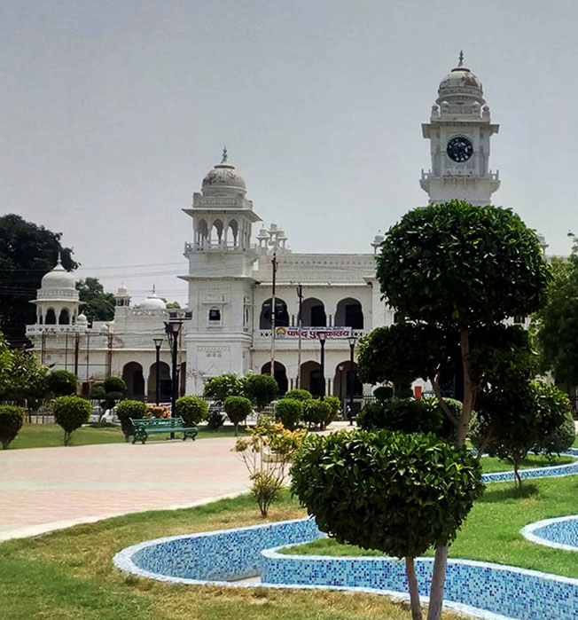 Phool Bagh and Kanpur Museum